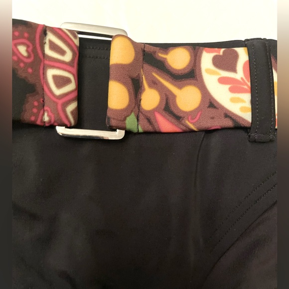 🔥 3/21 🔥Victoria’s Secret Medium bikini bottoms. Black with a multi brown belt - Picture 3 of 5